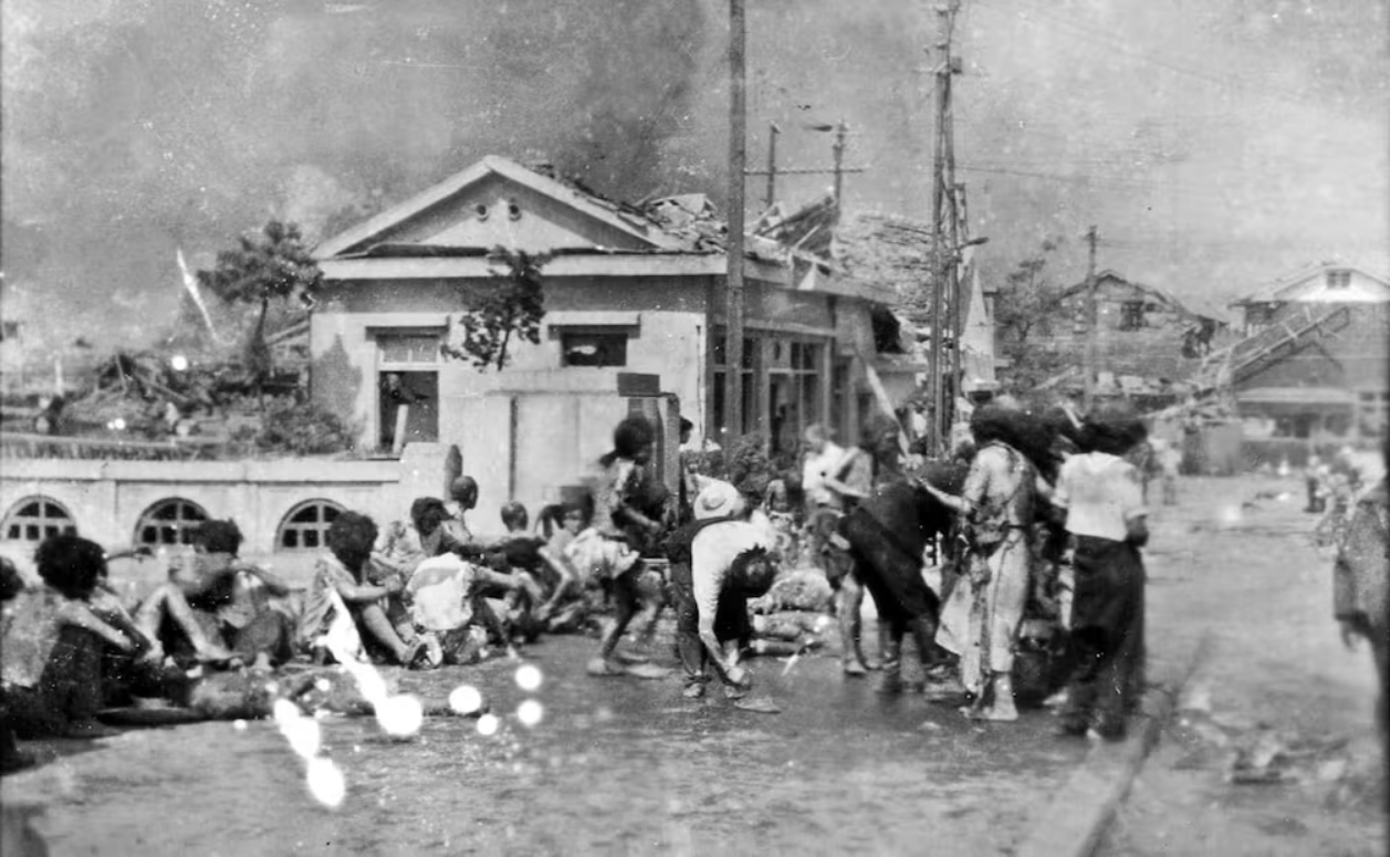 Cliché de Matsushige Yoshito sur le pont Miyuki à Hiroshima